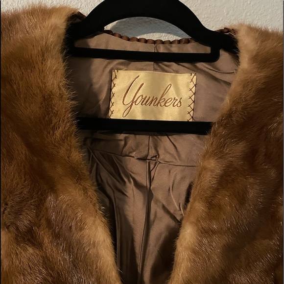 [Younkers] Mint condition Vintage mink fur stole. Absolutely stunning and warm! - Picture 6 of 7